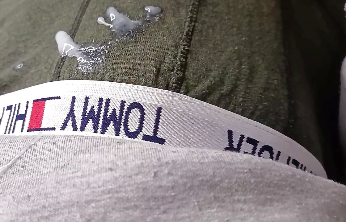Mi masturbación matutina con una gran dosis de esperma y una gran corrida para ti