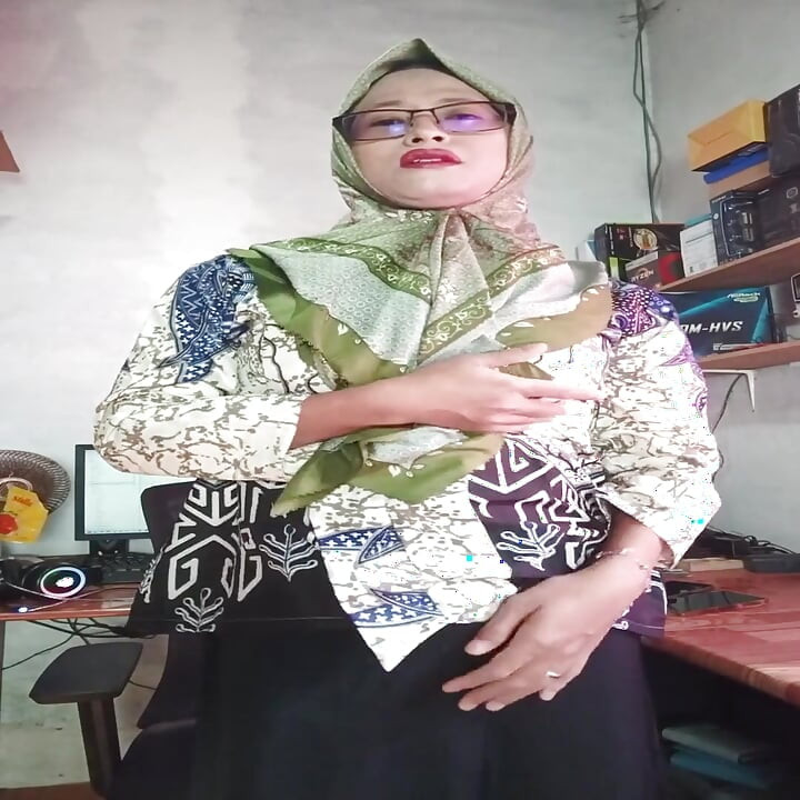 Sexet Hijab Shemale onanerer Hendes Hårde Pik