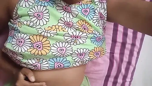 Indische bhabhi masturbation Masturbation Handjob badezimmer mit lust, liebe