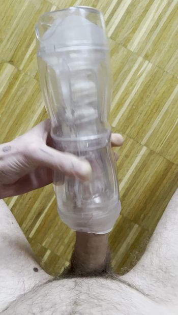 Junges Fleshlight mit großem Schwanz gefickt, endet mit massivem Abspritzen