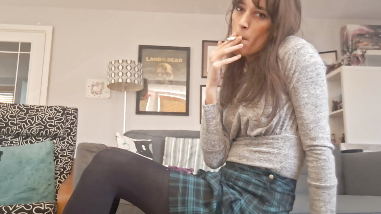 Sigara fetişi Chaela Gremory