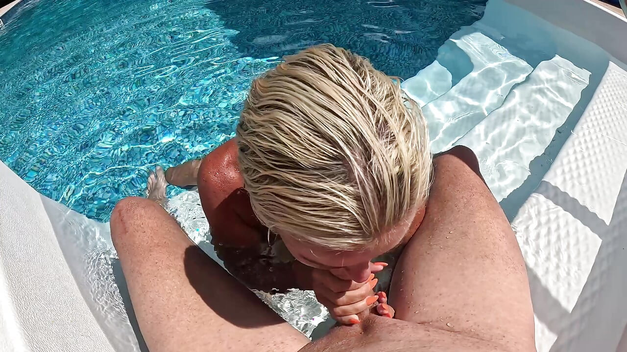 Super Hot MILF Tatiana Steele Gives Ian a POV BJ in the Pool
