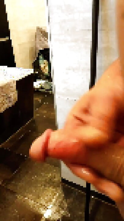 nice cock jerked off in the shower.