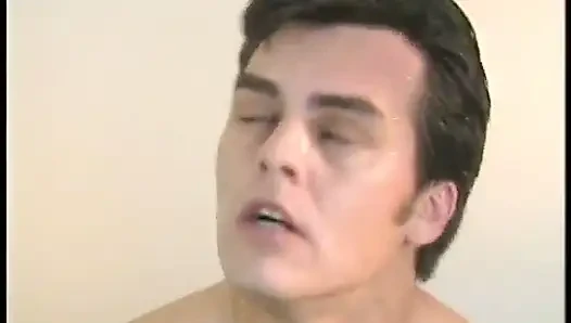 Schöner harter fick in die muschi dieser perfekten jungen asiatischen brünetten schwanzlutscherin