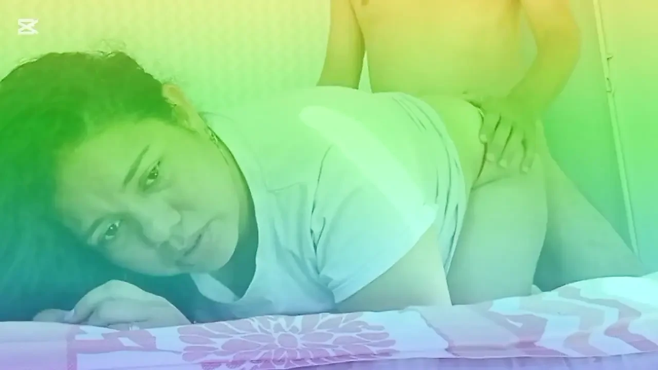 מציצה מעולה גרון עמוק