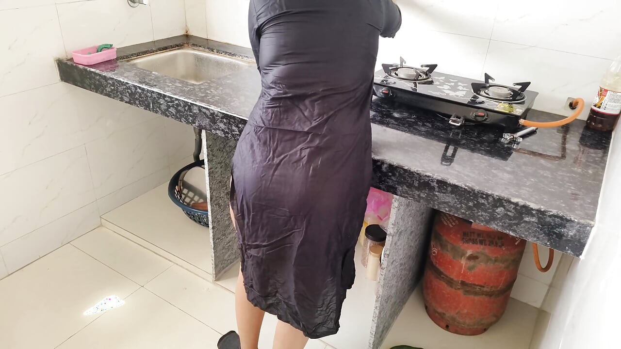Invited the village girlfriend to my house and fucked my girlfriend's blonde pussy all night, had so much fun fucking my black cock