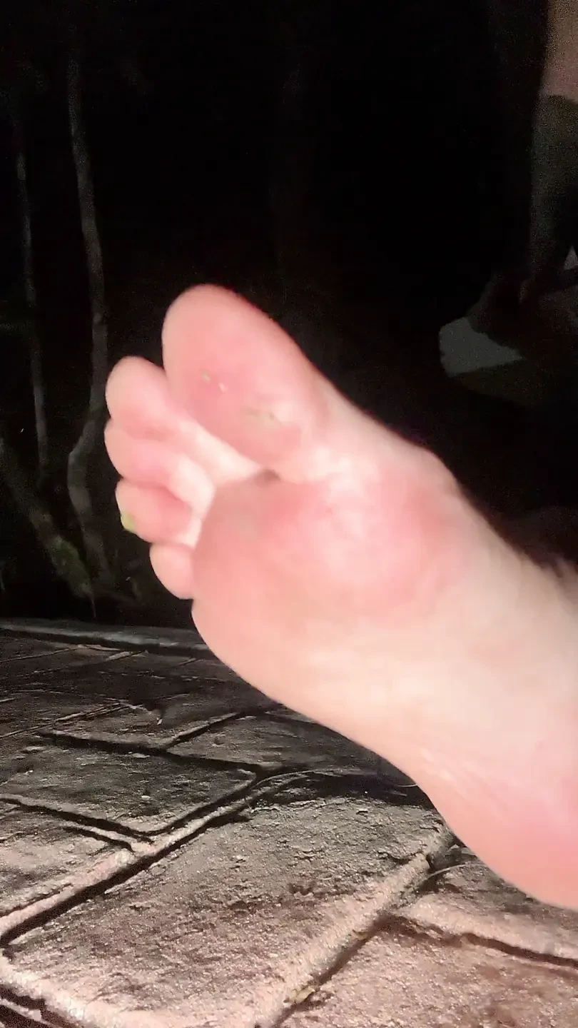 Sensual Satisfaction with Barefoot Dirty
