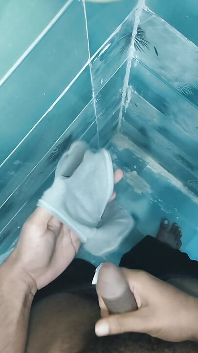 The lone boy hit his sister-in-law in💦 the pants.