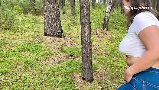 Üvey anne ormanda yürüyüş yaparken üvey oğlunu mastürbasyon yaparken yakaladı
