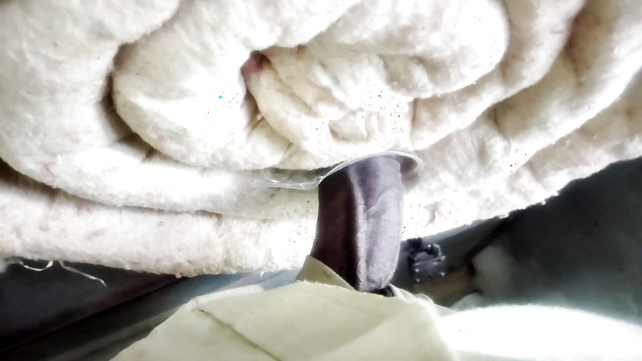 Sister-in-law was talking in my sister-in-law, sister-in-law refused so brother-in-law made the quilt and pel diya.