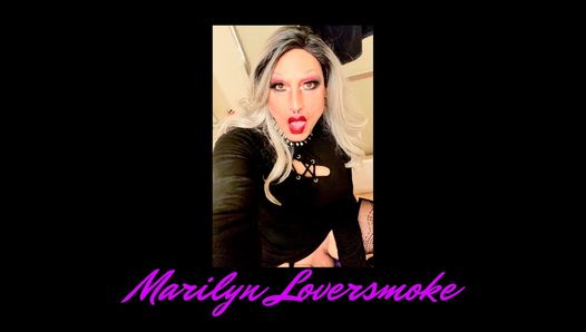 Sexy mooie Amerikaanse rokende fetisj-godin Marilyn Loversmoke plagen