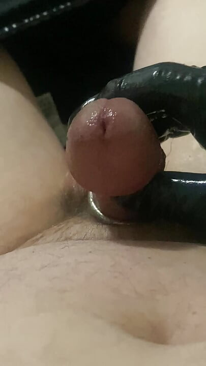 A shaft ring close up cumshot