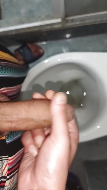 Beautiful Twink Jerks off in a Toilet