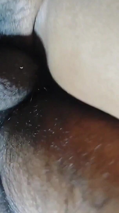 Indische milf heeft ruige seks in de kamer en wordt gecreampied | Clip 2