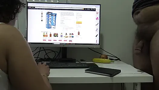 Echte stiefmutter bestellt produkte zur penisvergrößerung für ihren eigenen stiefsohn !!