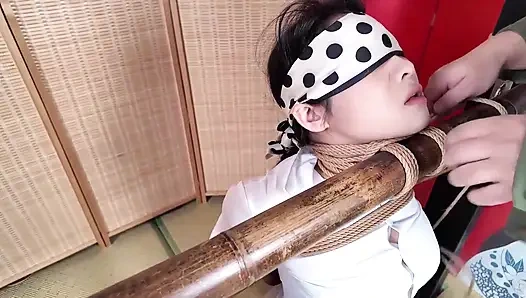 Xr22-the Girl Was Tied to a Pillar and Disciplined.