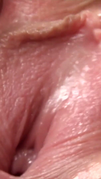 Notgeiler Pornostar Billy Raise besorgt es sich alleine zu Hause | Clip 3