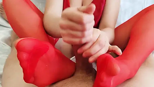 Bakış açısı: Çoraplı karım bacağına gelene kadar beni sert sikiyor