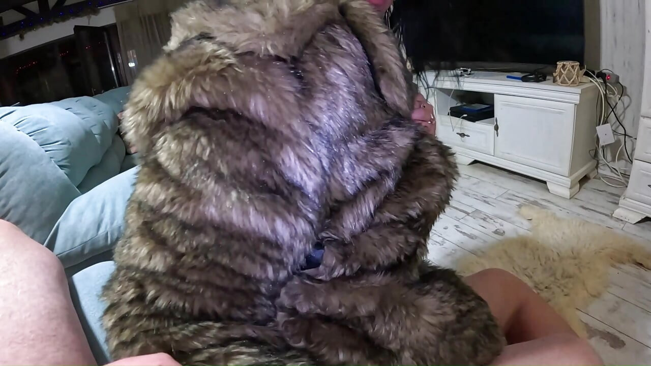 Tout sur la gorge - gorge profonde, seins out et contrôle du sperme