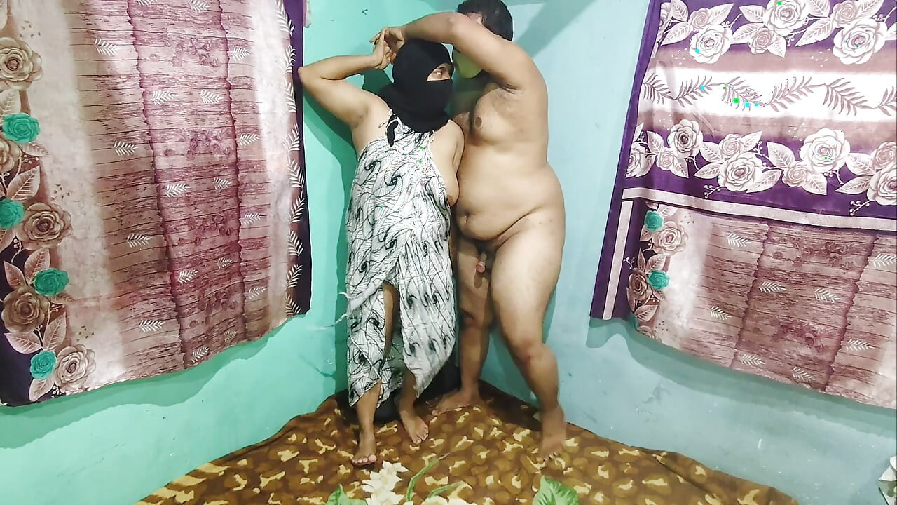 Sexy muslim bich dancing for money and cheap cock