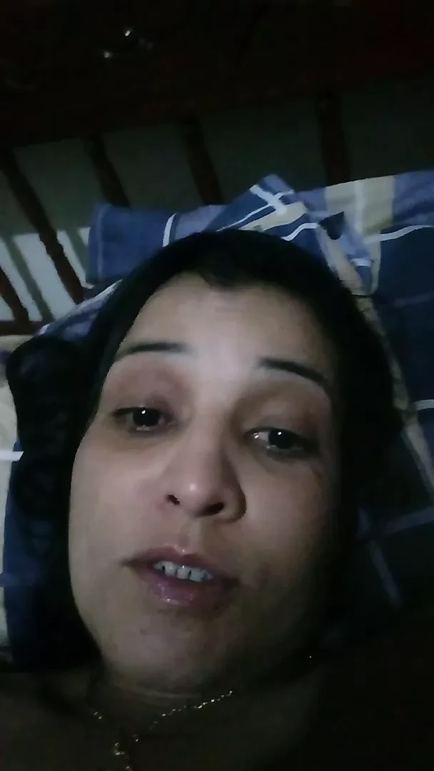 sexy wife playing with her pussy