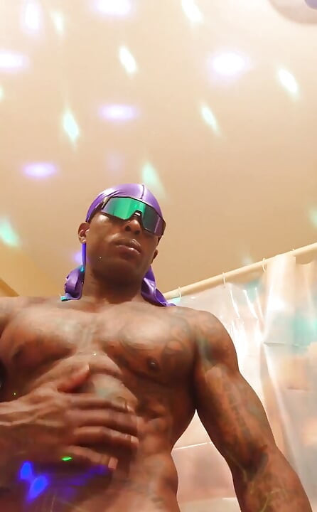 BBC Worship Hallelujah Johnson (Embrace The Moment) Tall Dark Chocolate Muscles Tattoos Hairy BBC