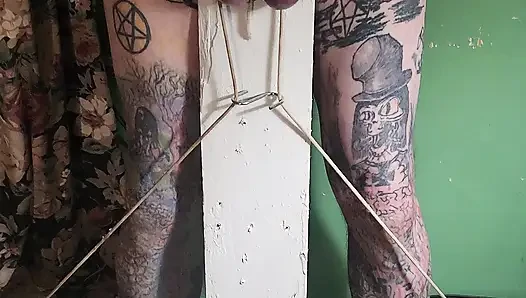 Goode Mädchen, Unhã1/4ckliches Crucifix-ballbusting Teil 3