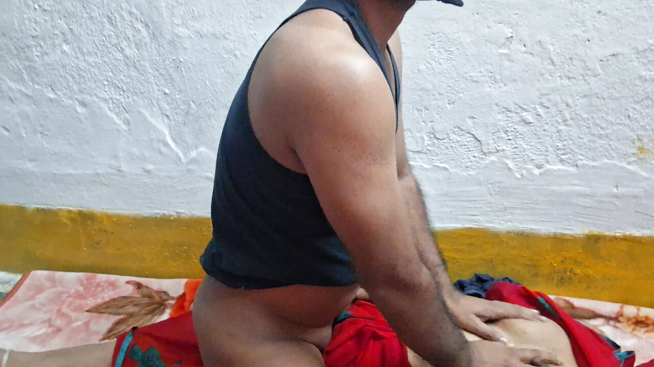 Peituda meia-irmã com tesão em foda legal por meio-irmão