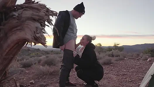 Gün batımında sakso ve büyük boşalma