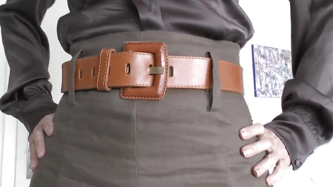 Fitting tali pinggang yang mengujakan dengan Skirt Linen, Bahagian 1, Lady Victoria Valente