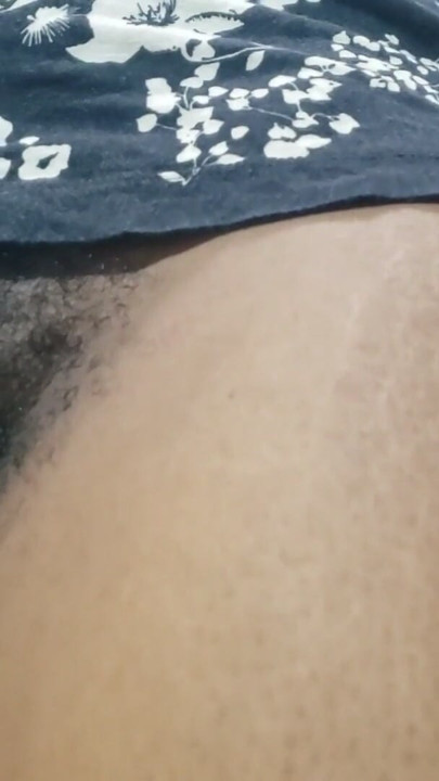 Mature woman being truly satisfied as her unshaven mound is worshipped | Clip 2