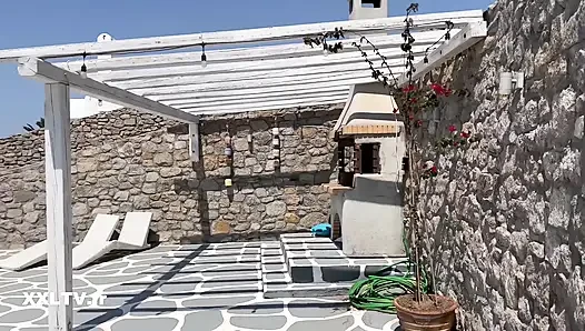 Gairah di bawah sinar matahari Mykonos