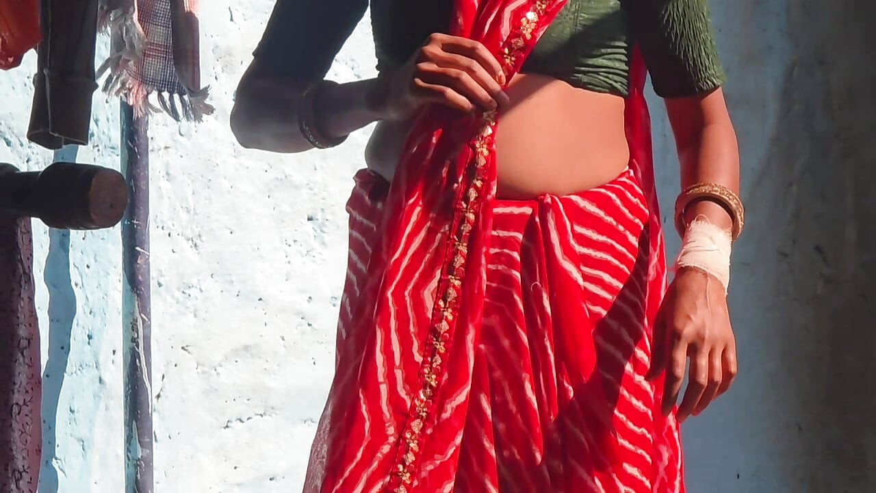 Babi bathroom mein naane gayi