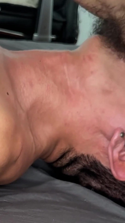 Baise par la gorge · Brut • baveux et profond