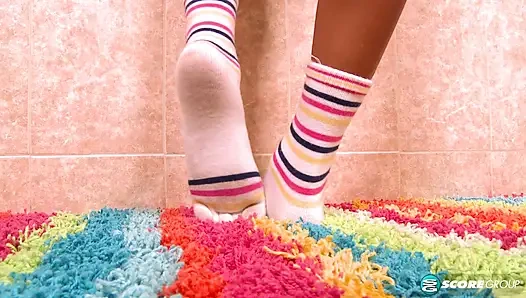 Keeani si cewek imut Asia lagi asik footjob