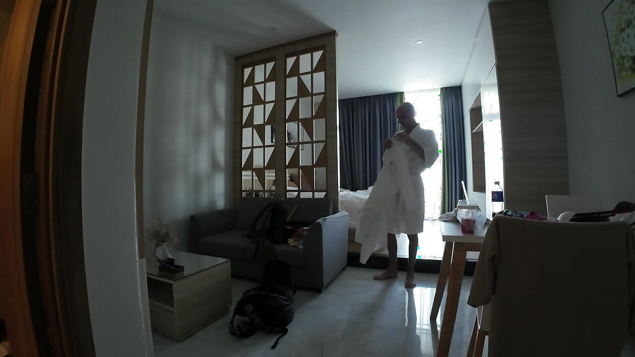 Otel odamızda dalga geçiyor