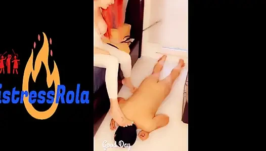 Arap sahibe rola kölenin yüzüne tokat atıyor