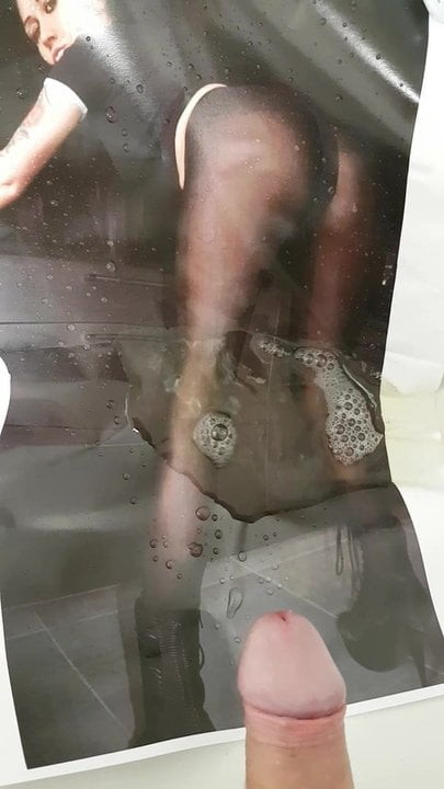 Meli auf die Nylons gepisst