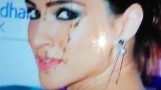 Kriti sanon cum tribute 가장 큰 정액 얼굴에 항상 갈망하는 그녀