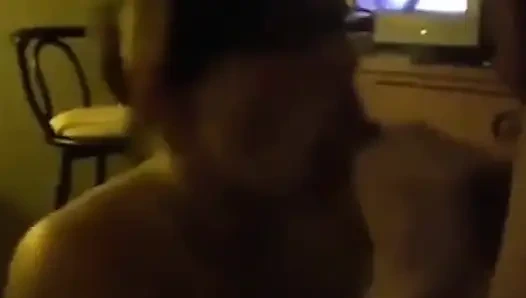 Tante seksi selingkuh sama pria lain atas ijin suami. Aku dan teman-temanku suka banget dientot habis-habisan sama besar