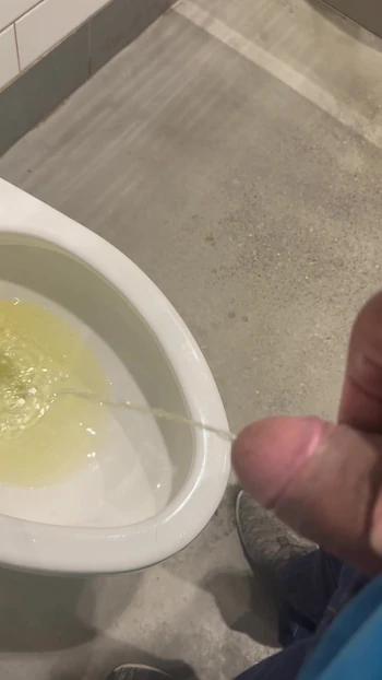 Pissssing