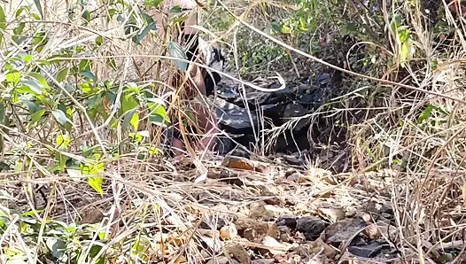 Aku ngentot pacar lamaku di hutan