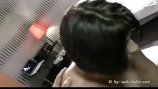 Sahniger gangbang mit sperma-schlampe Elli