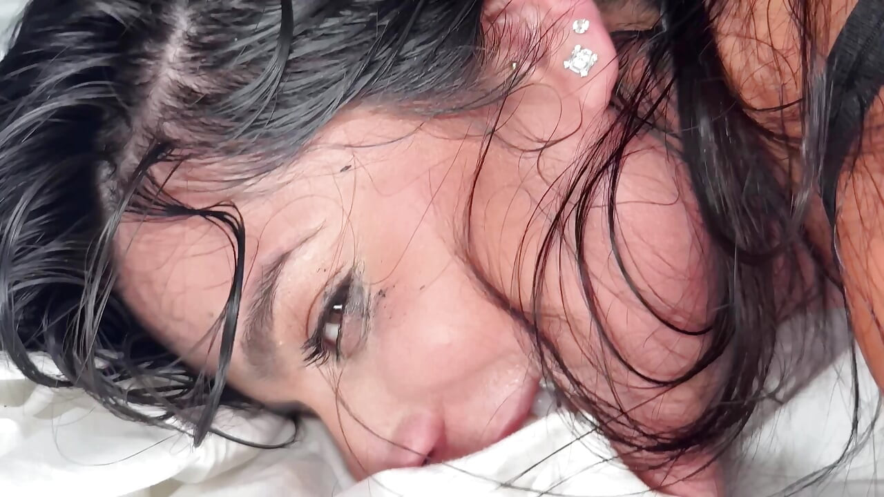 Pantat bahenol cewek venezuela di-anal habis-habisan sampai dicrot sperma!