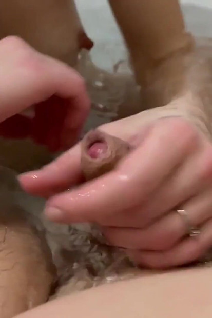 We share with you a little moment during our romantic bath