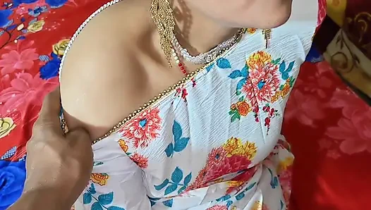 Schönes indisches indisches süßes mädchen von ihrem schwager und mit hindi-audio gefickt