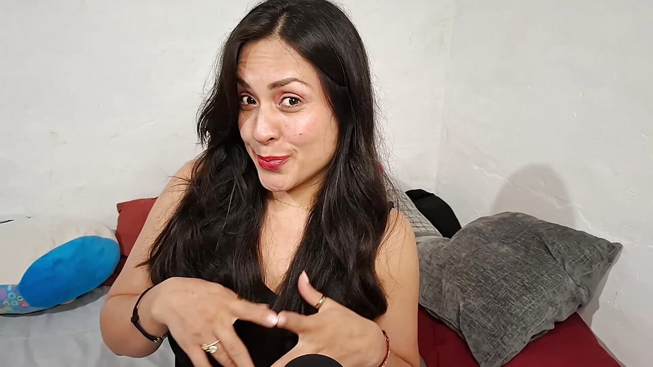 Asmr रोलप्ले आपका पड़ोसी आपके साथ फ्लर्ट करता है