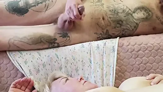 I Jerk off My Dick and Cum in My Girlfriend's Mouth