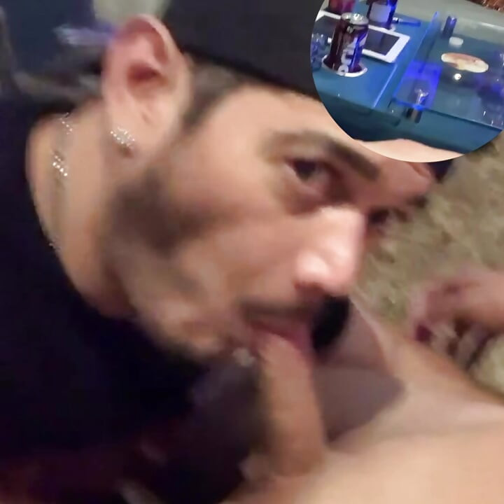 The young man hesitated at first but gave in to the end with a tremendous blowjob!