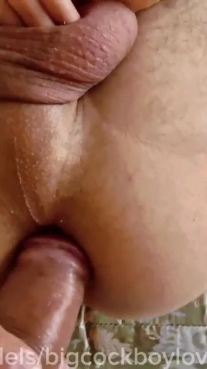 The cock got stuck in the ass and filled the twink's entire ass with cum, big cocks | Clip 1